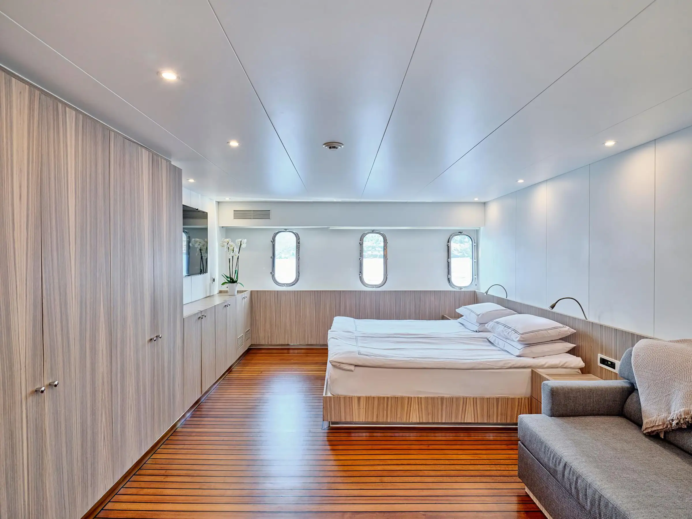 THEODOR Master Suite